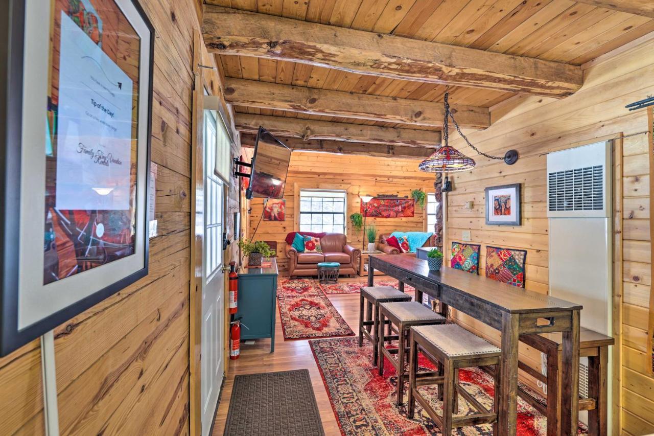 Rustic Duck Creek Village Cabin With Fire Pit! Bagian luar foto