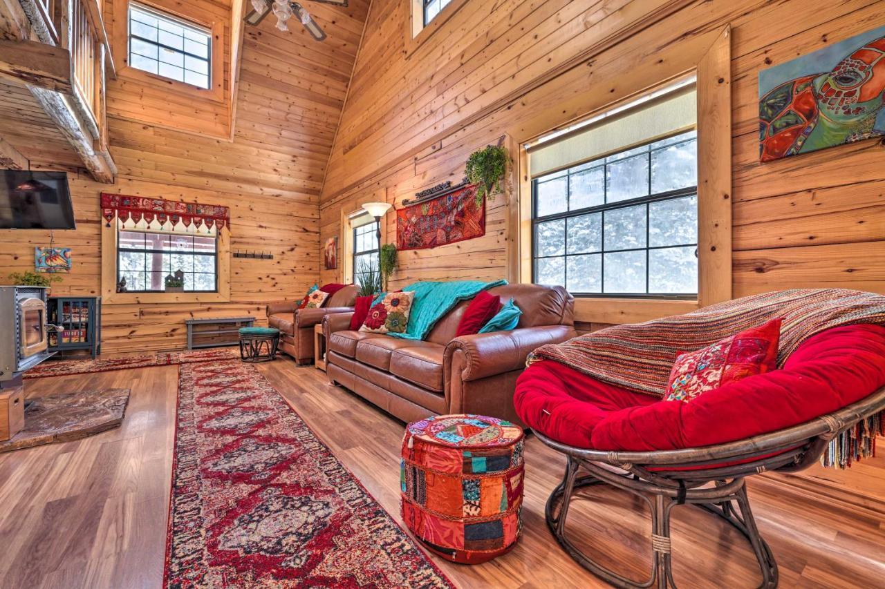 Rustic Duck Creek Village Cabin With Fire Pit! Bagian luar foto