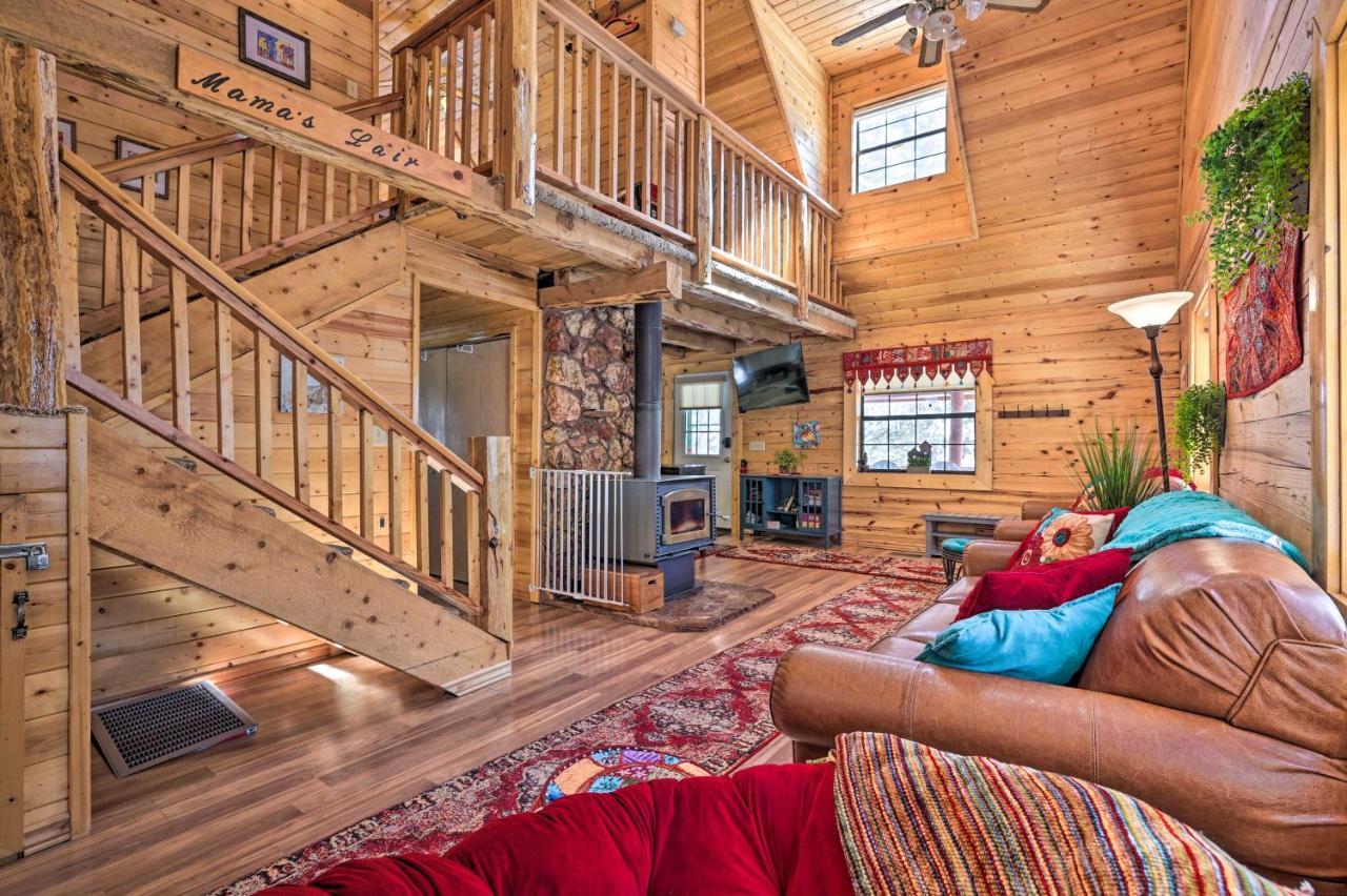 Rustic Duck Creek Village Cabin With Fire Pit! Bagian luar foto