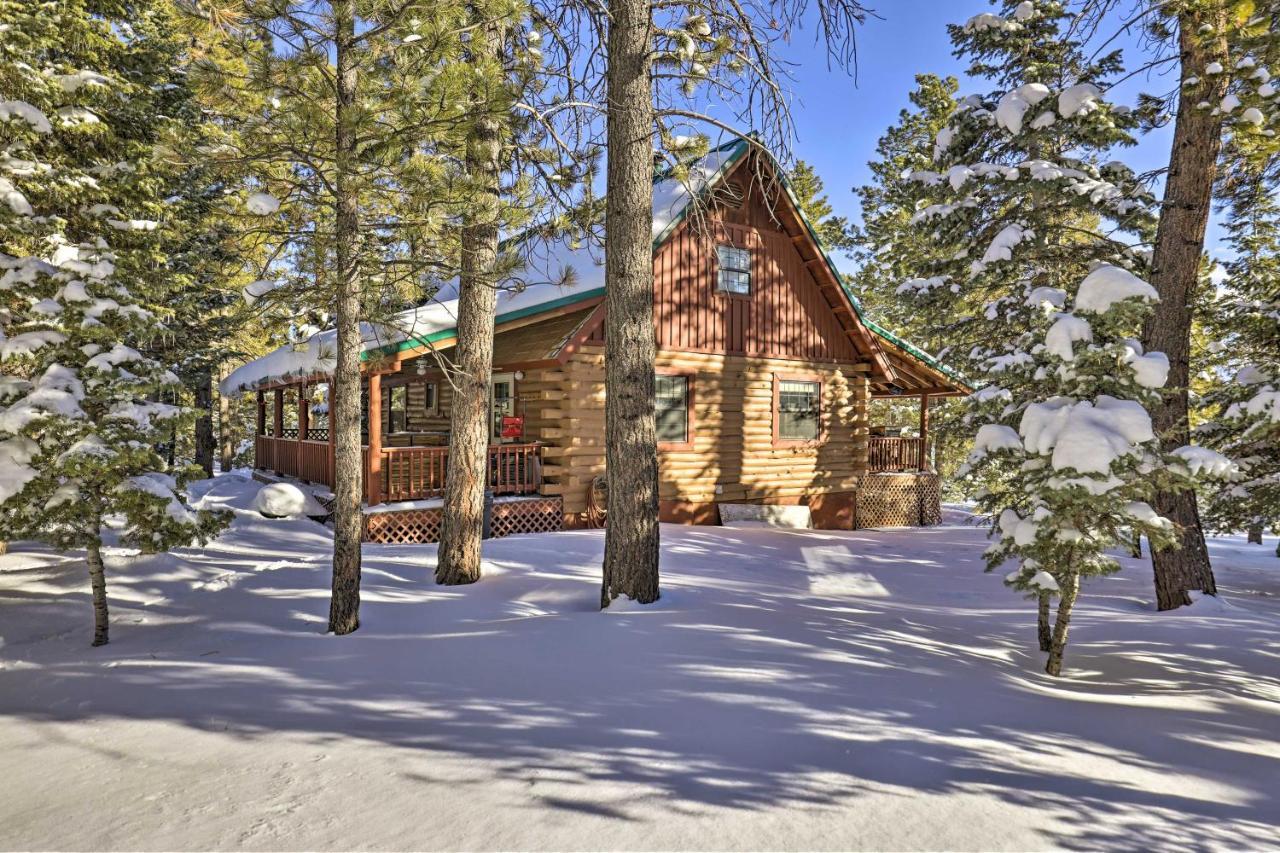Rustic Duck Creek Village Cabin With Fire Pit! Bagian luar foto
