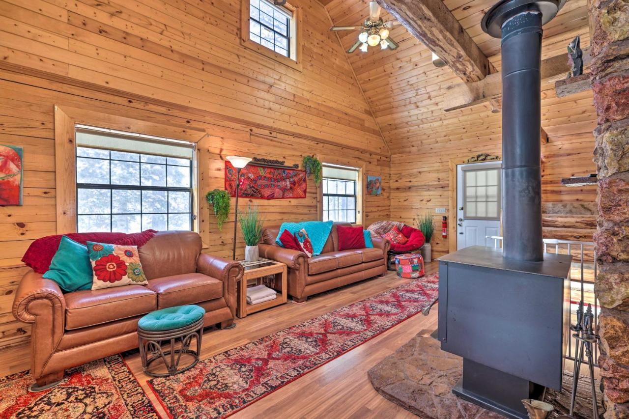Rustic Duck Creek Village Cabin With Fire Pit! Bagian luar foto