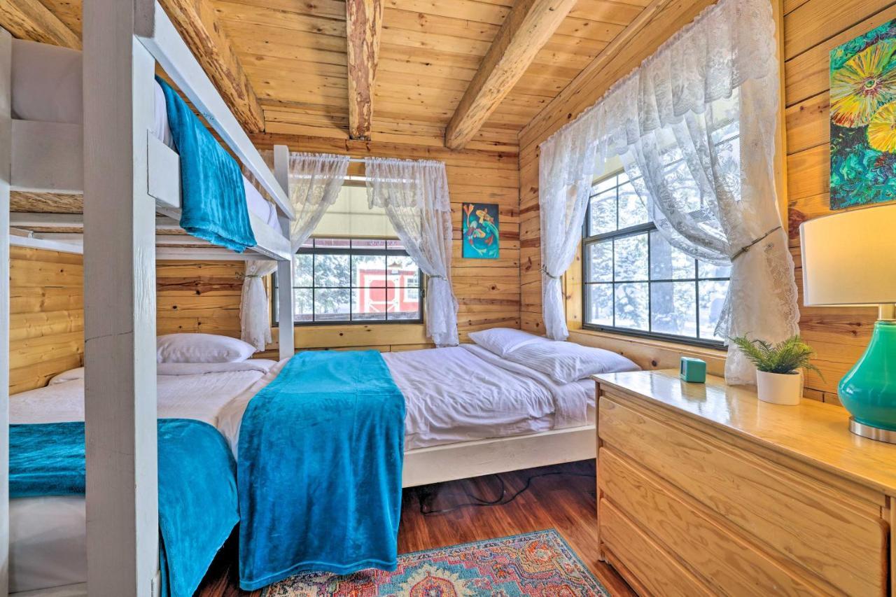 Rustic Duck Creek Village Cabin With Fire Pit! Bagian luar foto